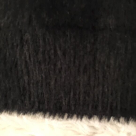 New with tags/ Super Soft long haired sweater! Super comfy - Picture 4 of 6